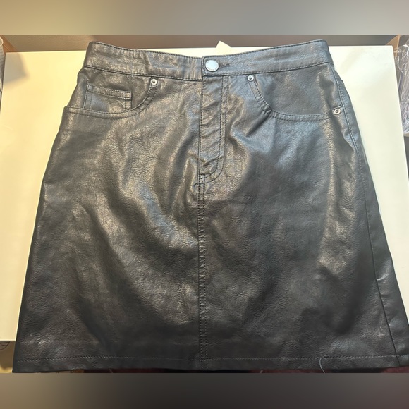 H&M Faux Leather Mini Skirt - Picture 1 of 6
